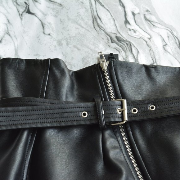 BNWT Blank NYC Black Vegan Leather‎ Mini Skirt - Picture 3 of 8